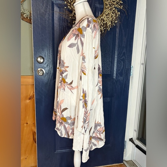 Free People Floral Print Tunic Top - Cream and Pink - Picture 7 of 12